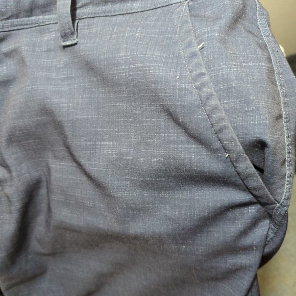 Hang 10 Hybrid Shorts size 40 - Picture 4 of 7